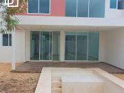 Casa en venta lista para entrega en Mérida con alberca...