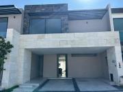 CASA EN VENTA LOMA ALTA