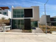 CASA EN VENTA LOMALTA, MORELIA