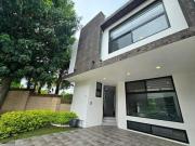 CASA EN VENTA LOMAS DE ANGELÓPOLIS, PARQUE SANTO DOMINGO...