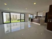 CASA EN VENTA LOMAS DE ANGELOPOLIS SAN LUIS