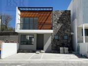 CASA EN VENTA LOMAS DE JURIQUILLA