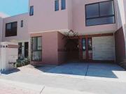 Casa en Venta Lomas del Marques, Recámara en P/B, Sala de TV