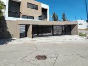 CASA EN VENTA LOMAS GRAN JARDIN EN ESQUINA VISTAS A LA PRESA