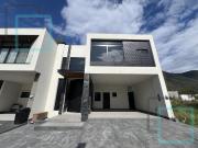 CASA EN VENTA LOS CRISTALES ZONA CARRETERA NACIONAL...