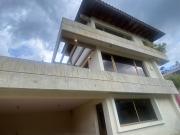 CASA EN VENTA LOS NARANJOS 431M2