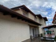 Casa en venta Los Naranjos Vista al Avila Calle Cerrada...