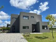 Casa en venta lote central en Ceibos