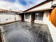 Casa En Venta Maipú. Remodelada. Conjunto De Pasaje Cerrado