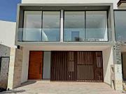 Casa en Venta Mayorazgo tres recámaras con baño