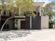 CASA EN VENTA MÉRIDA EN PRIVADA RESIDENCIAL DE LUJO...