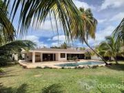 CASA EN VENTA MERIDA, FRACC. MONTECRISTO, ESTILO...