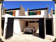 PRECIOSA CASA EN VENTA MERIDA, MONTEBELLO CON ALBERCA...