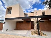 CASA EN VENTA MERIDA, TEMOZON NORTE, ASENSA, EQUIPADAS,...