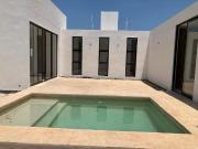 CASA EN VENTA, MERIDA, YUCATAN CON AMENIDADES Y ALBERCA