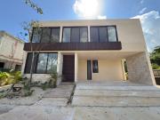 CASA EN VENTA MERIDA, YUCATAN COUNTRY CLUB, CUTZAM,...