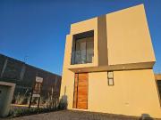 Casa en Venta Meseta, 2 pisos, con jardín y asador