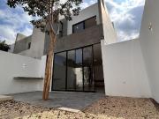 CASA EN VENTA MILEA RESIDENCIAL, ZONA COUNTRY CLUB MERIDA