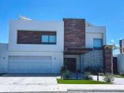 CASA EN VENTA MISION DE LOS LAGOS CON ALBERCA Y ANELES...