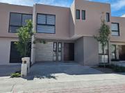 CASA EN VENTA MODELO VALENCIA A 15 MINUTOS DEL CENTRO