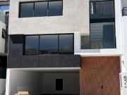 Casa en Venta. Moncayo. Zona Esmeralda, Atizapán