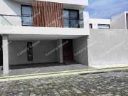 CASA EN VENTA MORILLOTLA. 4 Recámaras una en planta...