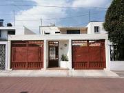 CASA EN VENTA MUY BIEN UBICADA Y EXCELENTES CONDICIONES...