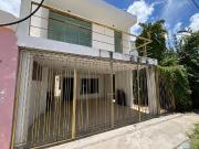 Casa en venta muy cerca de las canchas de tenis de la...