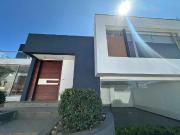 Casa en venta Nayon, 300 mtrs2 amplios jardines,...
