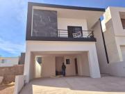 CASA EN VENTA NUEVA C:260M2 EN VALDIVIA $5.1 MILL EQUIPADA