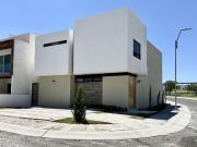 Casa en venta Nueva en Colinas de Juriquilla con 4...