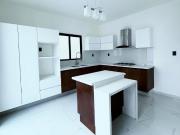 CASA EN VENTA NUEVA EN FRACC. LOMAS DEL SOL