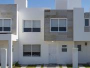 CASA EN VENTA NUEVA EN LEÓN GTO A 10 MINUTOS DE PLAZA MAYOR