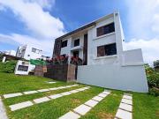 CASA EN VENTA, NUEVA, LOMAS DE COCOYOC, CON ALBERCA Y...