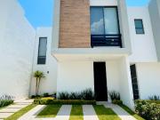 SE VENDE CASA CON SALA DE TV EN LEON