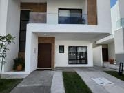 Casa en Venta Nuevo Refugio, Doble altura, Jardin,...