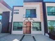 Casa en Venta Nuevo Refugio, Estudio, Balcón, Exclusivo