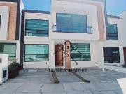 Casa en Venta Nuevo Refugio, Luces Led, Sala de Tv, Estudio