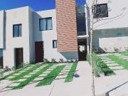 Casa en Venta Nuevo Refugio, Sala de tv, Amplio Jardín