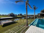 Casa en venta o alquiler con 4 habitaciones y amarra en...