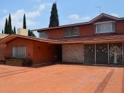 Casa en venta o en permuta en Lomas de Vista Hermosa...