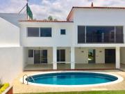 Casa en Venta o Renta con Alberca propia y Vigilancia 24...