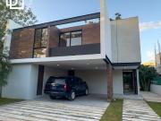 CASA EN VENTA O RENTA DE 3 RECAMARAS, 5 BAÑOS, ALBERCA
