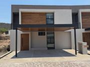 CASA EN VENTA O RENTA EN ALTOZANO BRUMA