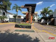 ¡CASA EN VENTA O RENTA EN ESQUINA DENTRO DE COTO...
