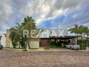 Casa en venta o renta en exclusiva privada Bosques de...