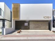 CASA EN VENTA O RENTA EN JURIQUILLA LA CONDESA