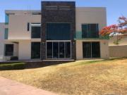 CASA EN VENTA O RENTA EN LOS CASTAÑOS, ZAPOPAN, JALISCO