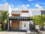 Casa en Venta o Renta en Residencial AQUA