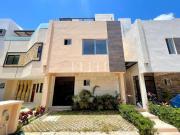 Casa en Venta o Renta en Residencial ARBOLADA de 3...